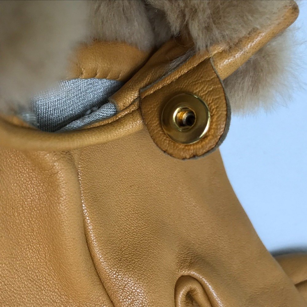 HERMES Cream Leather Love Gloves - Picture 7 of 11
